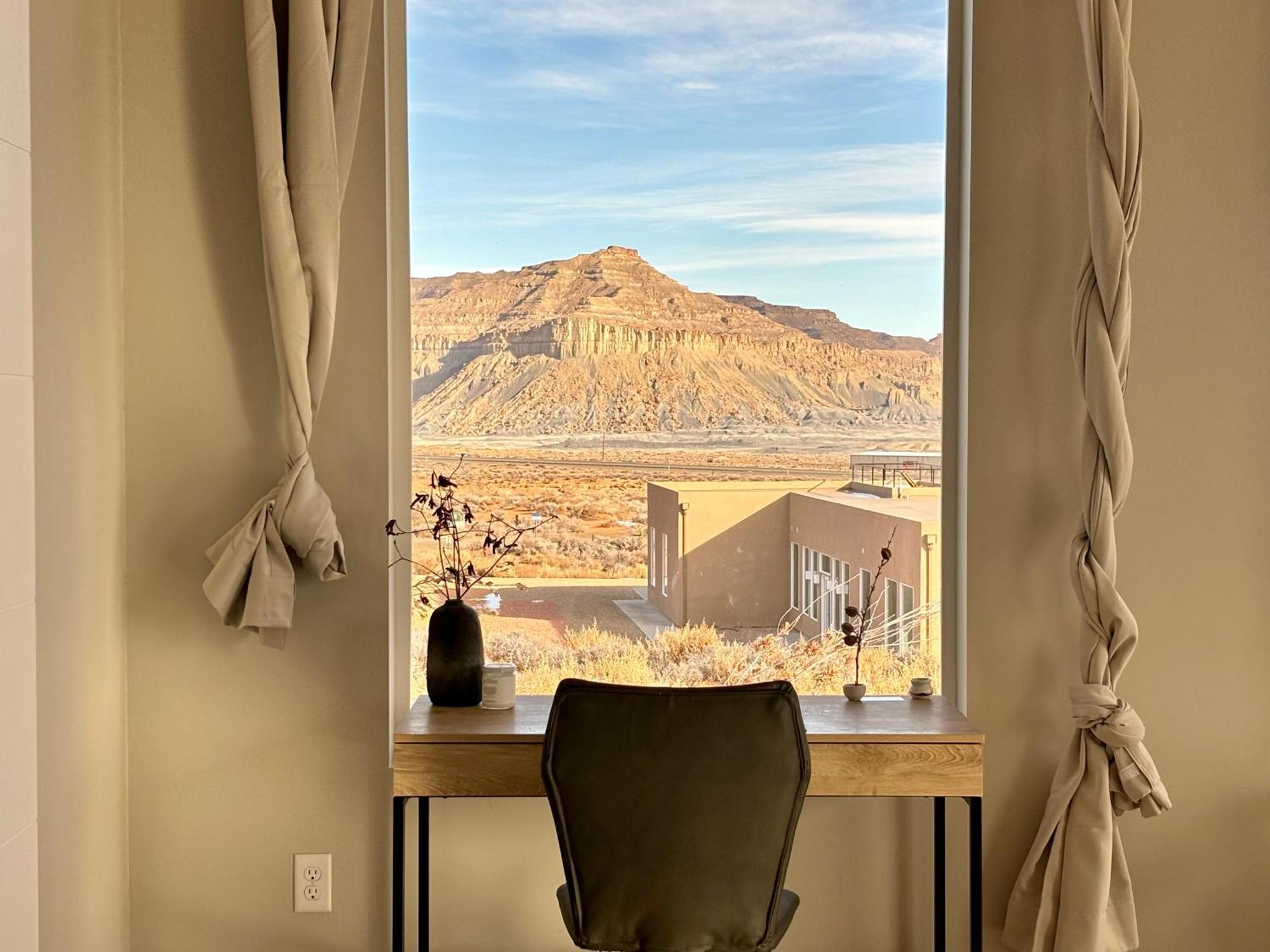 ביג ווטר Calming Canyon Sanctuary With Grand Mesa Views מראה חיצוני תמונה